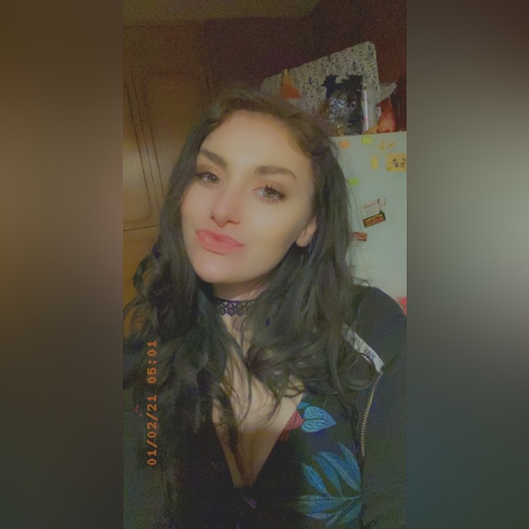 Meet your Posher, Josie - Picture 2 of 3